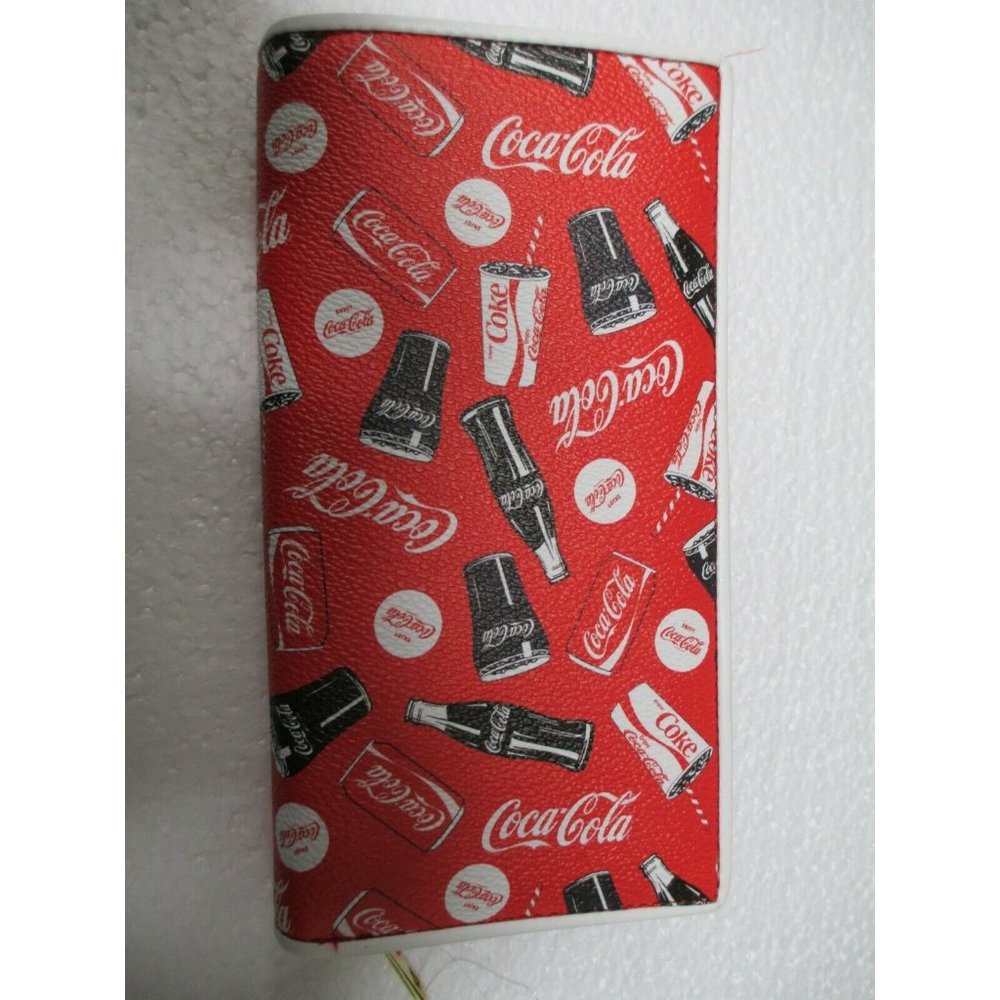 Coca Cola Red Zipper Bifold Vinyl Wallet Bottle Can Cup Repeat Pattern